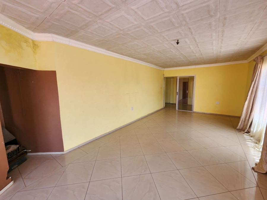 6 Bedroom Property for Sale in Flora Park Northern Cape